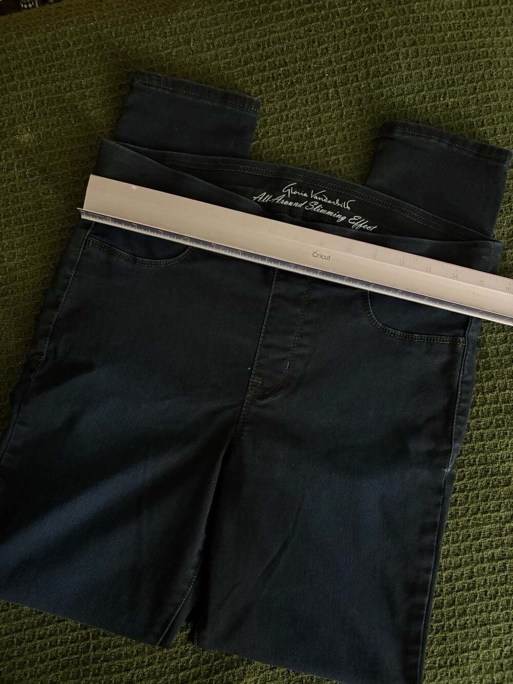 Gloria Vanderbilt All-Around Slimming Effect Black Pull-On Skinny Jeans Size 10